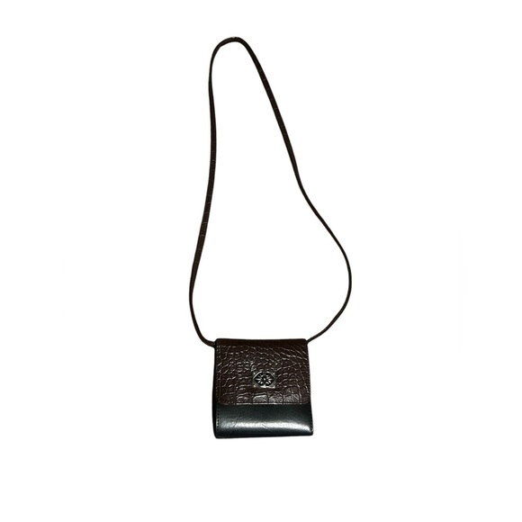 Like new Vegan leather mini crossbody wallet with detachable shoulder strap - Picture 1 of 9